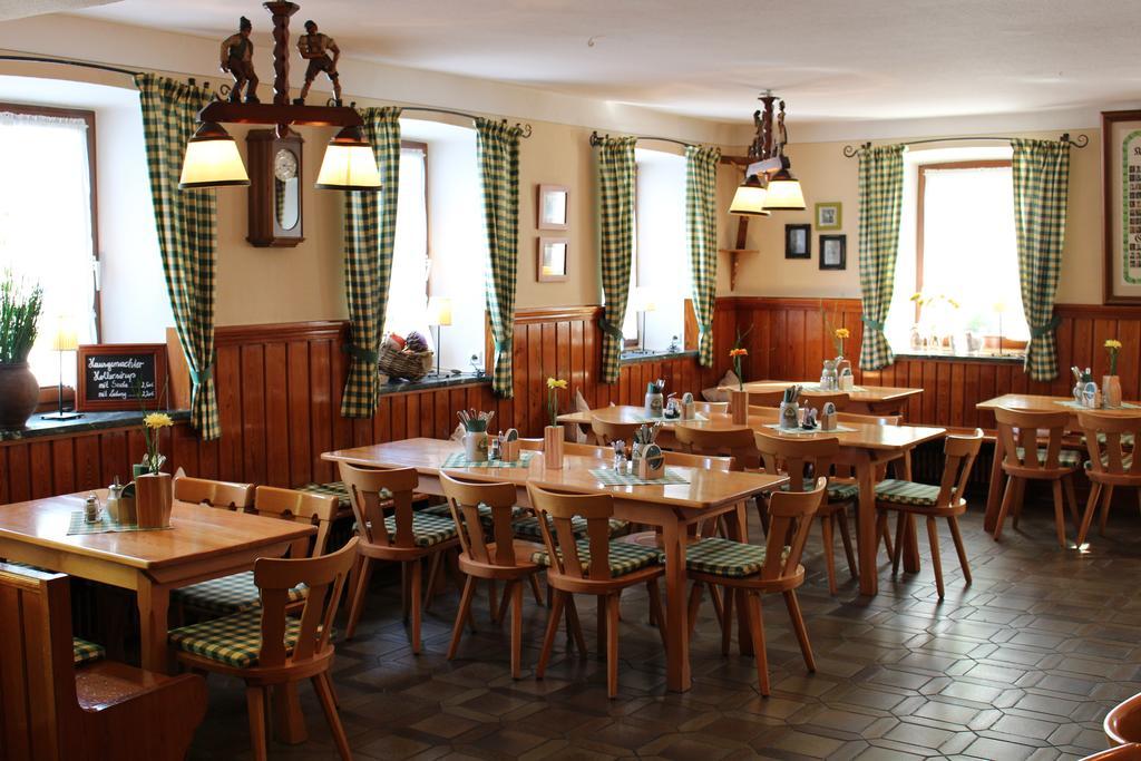 מלון פריילאסינג Gasthaus Neuwirt Surheim מראה חיצוני תמונה